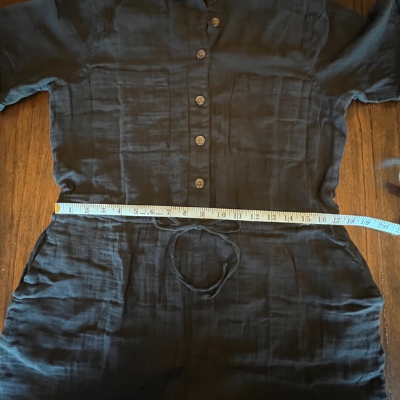 NWT Old Navy Crinkle Gauze Black Romper Waist Defined, Size Medium Tall - Picture 11 of 12